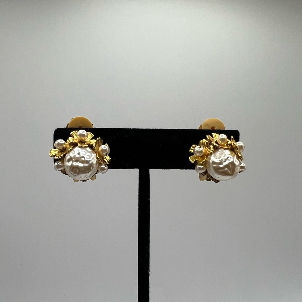 Vintage signed Miriam Haskell clip on earrings, baroque pearl, floral, flower